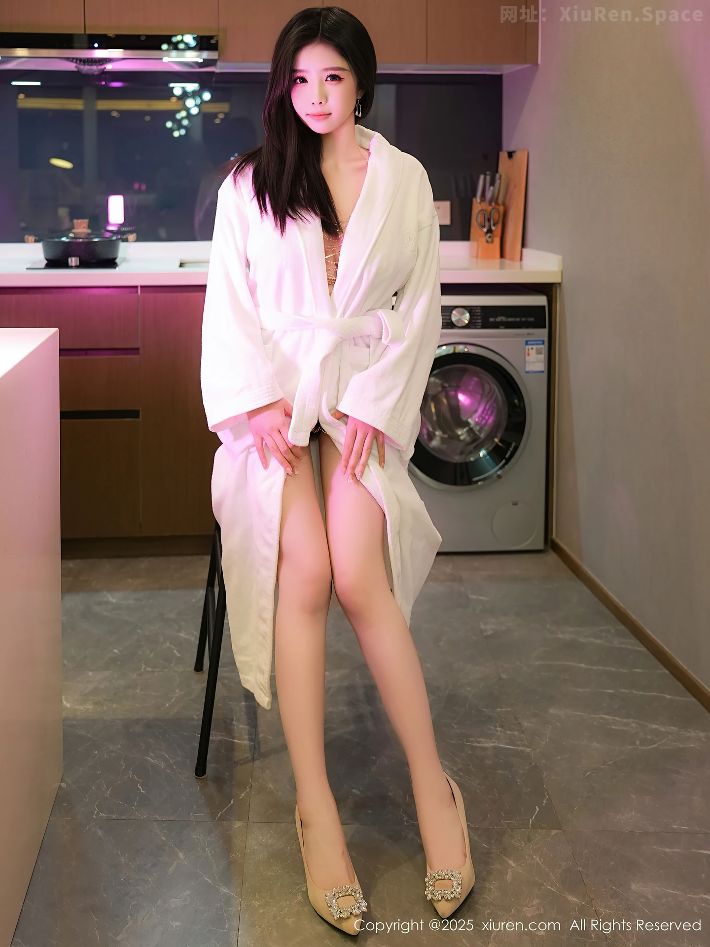 图片[3]-[XiuRen秀人网] VOL.9741 模特袁圆私房性感白色浴袍露金属情趣内衣秀惹火身材诱惑写真77P-秀人网官方网站